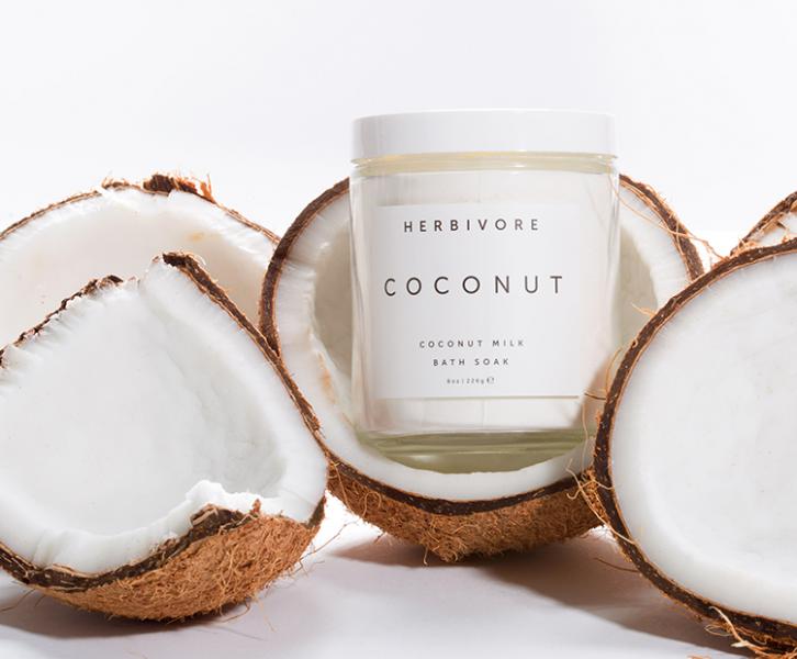 El aceite de coco en cosmetología: cuáles son sus beneficios y cómo utilizarlo correctamente