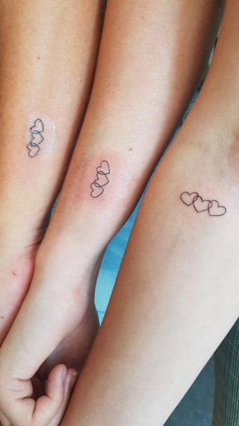 Nueva tendencia: tatuajes en pareja para madre e hija