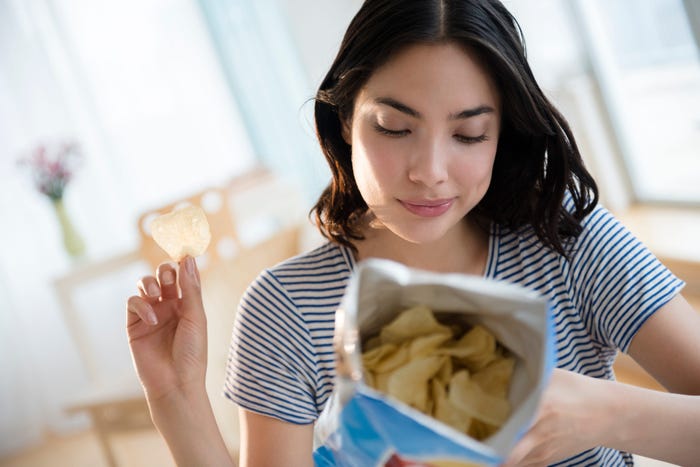 Después de semanas o meses de seguir una dieta estricta, conseguir el peso deseado parece un gran logro. Sin embargo, el verdadero reto consiste en mantener ese peso una vez terminada la dieta. A muchas personas les resulta difícil mantener el peso y acaban recuperándolo. Pero no temas, porque los nutricionistas han compartido sus valiosas ideas sobre cómo mantener el peso después de hacer dieta.