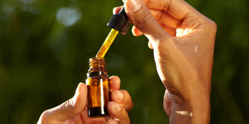 Beneficios y perjuicios del aceite de cáñamo: cómo tomar correctamente el producto para mejorar la salud