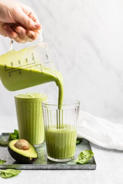 8 formas de hacer tu batido aún más sano