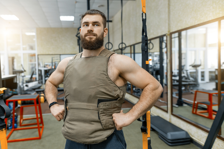 Nuestros ponentes invitados, entre los que se incluyen nutricionistas, entrenadores y profesionales de la medicina, comparten sus puntos de vista y estrategias para los hombres que desean perder los kilos de más, desarrollar músculo magro y mejorar su salud en general. Prepárese para conocer las proporciones ideales de macronutrientes para hombres, rutinas de entrenamiento eficaces y la importancia de la gestión del estrés en la pérdida de peso. Tanto si eres un hombre que lucha por deshacerse de esos kilos de más o alguien que busca apoyar a los hombres en su viaje de pérdida de peso, este episodio te proporcionará los conocimientos y las herramientas que necesitas para tener éxito.