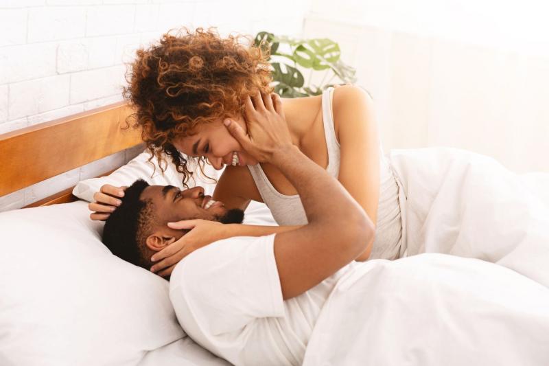 Técnicas psicológicas y prácticas sexuales: 7 formas de complacer a un hombre en la cama