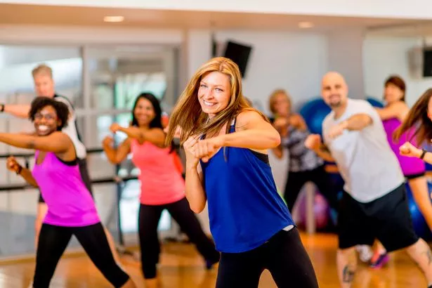 Cómo zumba ayuda a combatir la celulitis