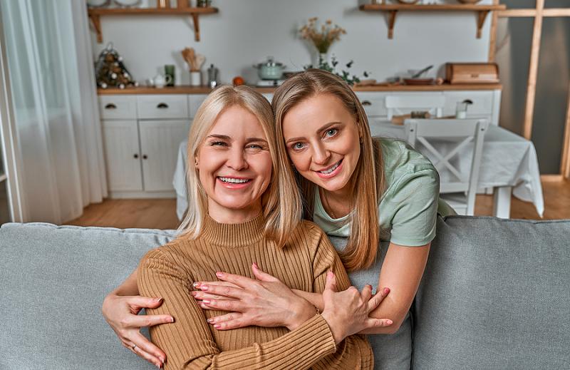 ¿Cómo convivir con una suegra? Consejos de un abogado