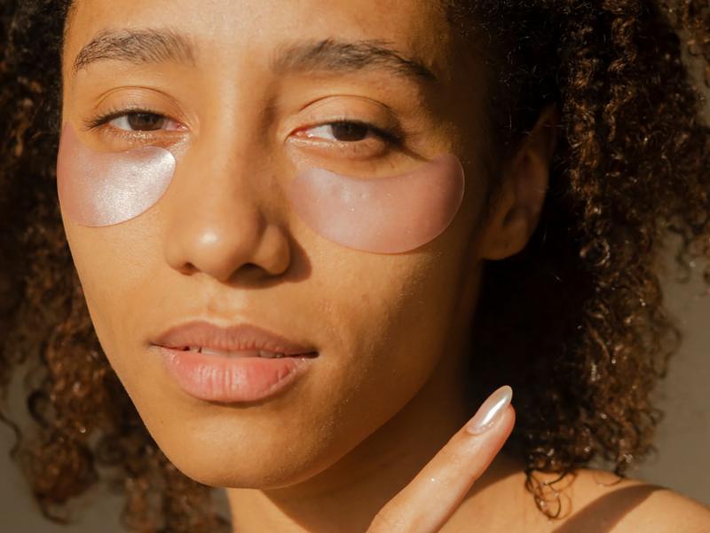 Cómo disimular la hinchazón y los ojos rojos: cómo maquillarse bien para los resfriados