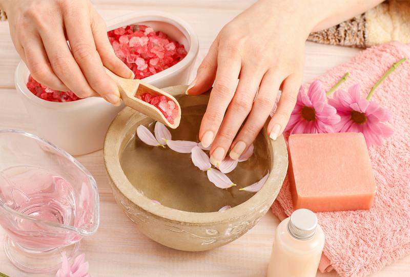 ¿La laca de gel daña las uñas?