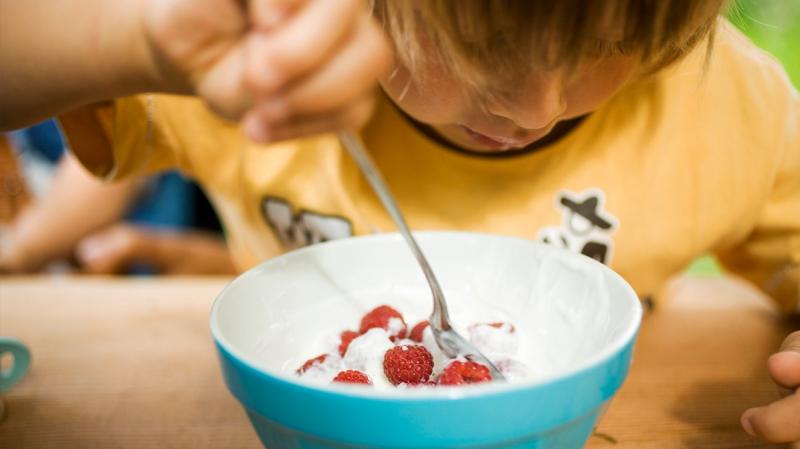 undefinedAdemás, picar dulces puede afectar negativamente a los niveles de energía y al bienestar general. Aunque los dulces pueden proporcionar un subidón temporal de energía, a menudo van seguidos de un bajón que le hace sentirse cansado y perezoso. Esto puede afectar a la productividad y a la capacidad de concentración, dificultando el máximo rendimiento.