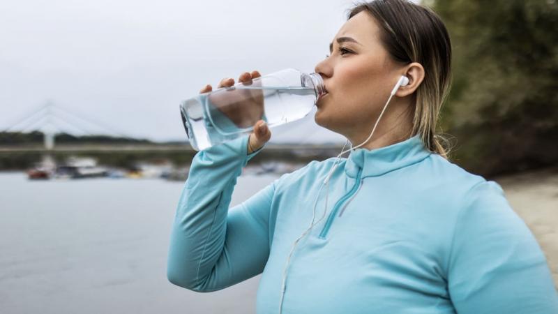 Pregunta para el nutricionista: ¿cuánta agua hay que beber realmente?