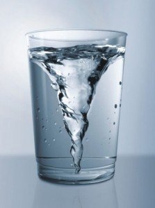 La técnica del vaso de agua para la realización de deseos (deberías probarla)