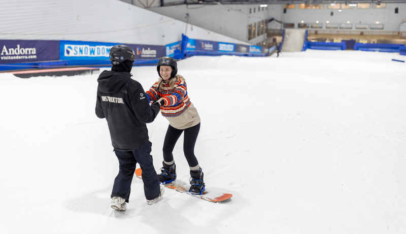 Dónde y cómo aprender a patinar, esquiar y hacer snowboard