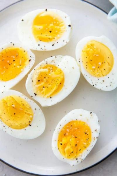 Cuánto tiempo hervir los huevos de gallina para que se pelen bien