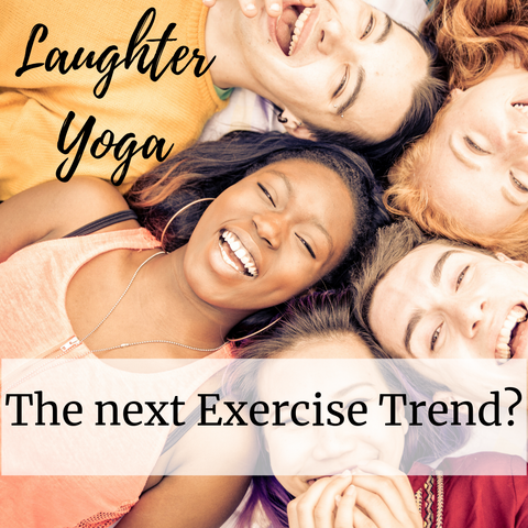 Durante una sesión típica de Yoga de la Risa, los participantes realizan una serie de ejercicios de risa, que pueden incluir actividades lúdicas, juegos de rol y risas en grupo. Estos ejercicios suelen comenzar como risas forzadas, pero rápidamente se convierten en auténticas carcajadas contagiosas. La idea es reír no porque algo sea gracioso, sino simplemente por el placer de reír.