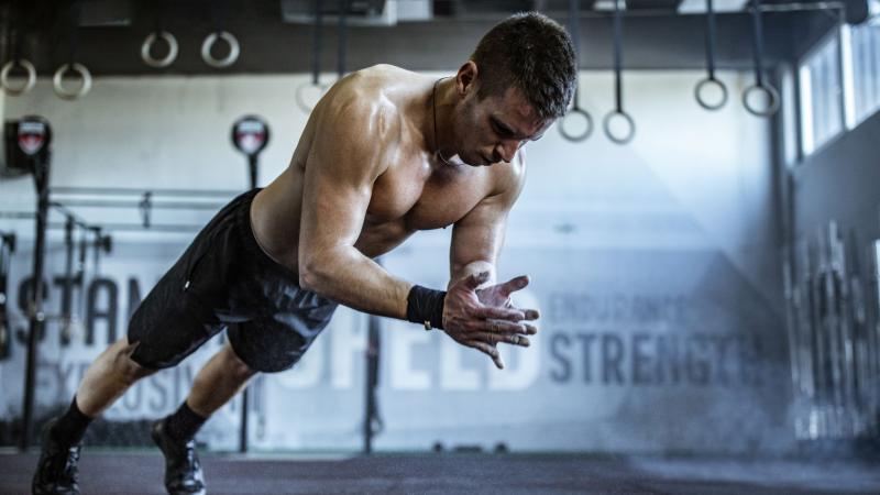 Entrenamiento quemagrasa en casa para chicas