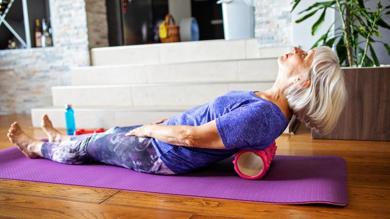 Los músculos doloridos pueden ser una verdadera molestia, literalmente. Tanto si has ido mucho al gimnasio como si has estado demasiado tiempo sentado en el escritorio, los músculos doloridos pueden dificultar incluso las tareas más sencillas. Por suerte, hay algunos ejercicios inusuales que pueden ayudarle a encontrar alivio y volver a sentirse lo mejor posible.