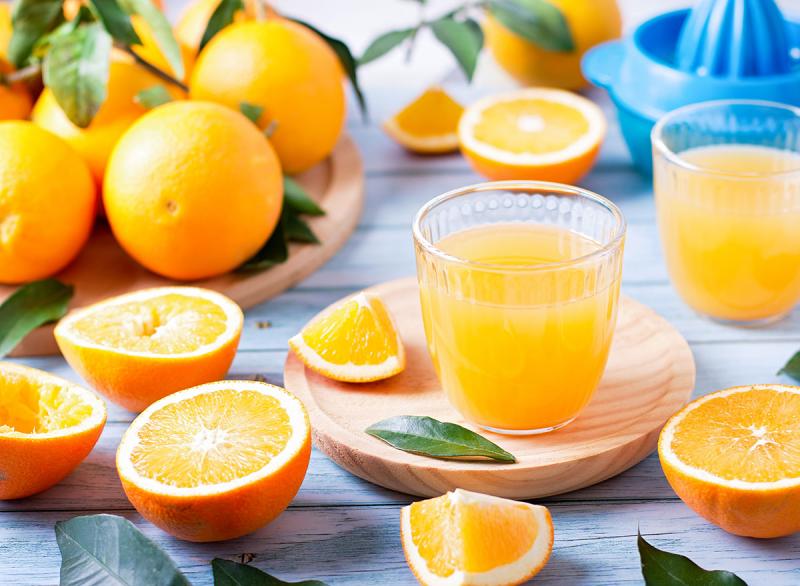 Poco azúcar y mucha vitamina C: cuáles son los beneficios del zumo de naranja recién exprimido (aprenda de un experto)