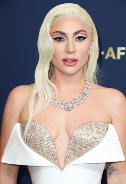 ¿Por qué Lady Gaga eligió la cirugía plástica?