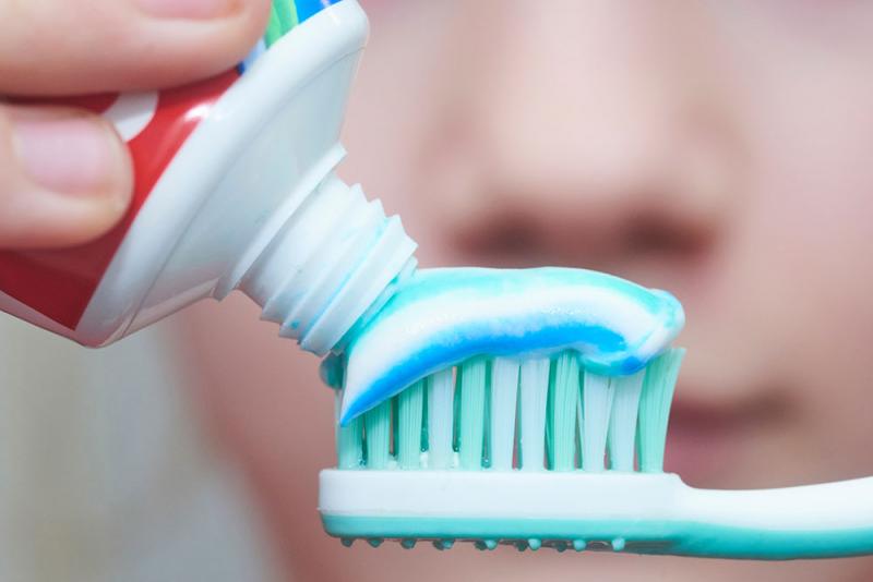 La pasta y el cepillo no bastan: 7 preguntas principales sobre la higiene dental profesional