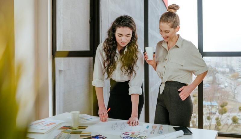 En el acelerado y cambiante mundo actual, puede resultar difícil determinar si hemos madurado de verdad o si seguimos estancados en la adolescencia. Aunque la edad física suele considerarse un indicador de madurez, la verdadera madurez va más allá de los meros números. Implica una profunda comprensión de uno mismo, empatía hacia los demás y la capacidad de tomar decisiones responsables.