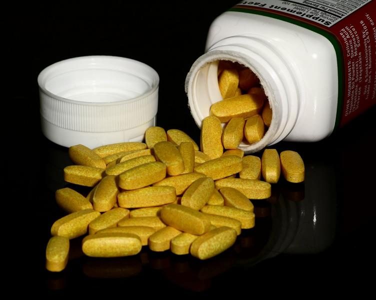 1200px-b_vitamin_supplement_tablets-5886929