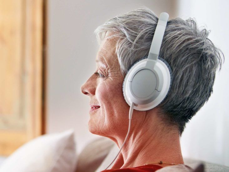 Os pesquisadores explicaram como o uso de fones de ouvido afeta a percepção das informações