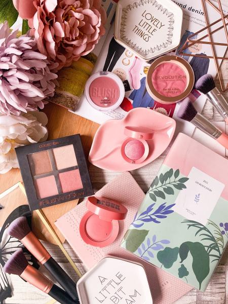 Top 5: um guia de blushes baratos que definitivamente devem estar na sua bolsa de maquiagem