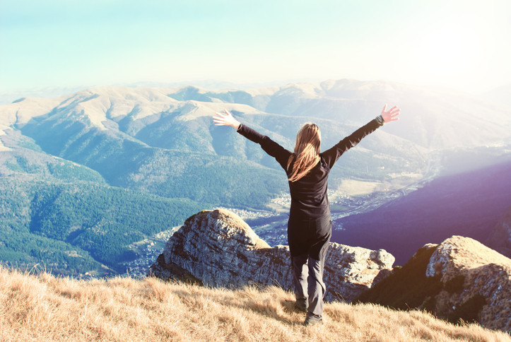 undefinedOs seres humanos são criaturas sociais por natureza, e esse estudo reafirma a importância das conexões sociais na promoção de mudanças positivas no estilo de vida. De acordo com as descobertas, as pessoas que têm apoio da família, dos amigos ou de outras redes sociais têm maior probabilidade de adotar comportamentos saudáveis, como exercícios regulares, nutrição equilibrada e técnicas de controle do estresse.