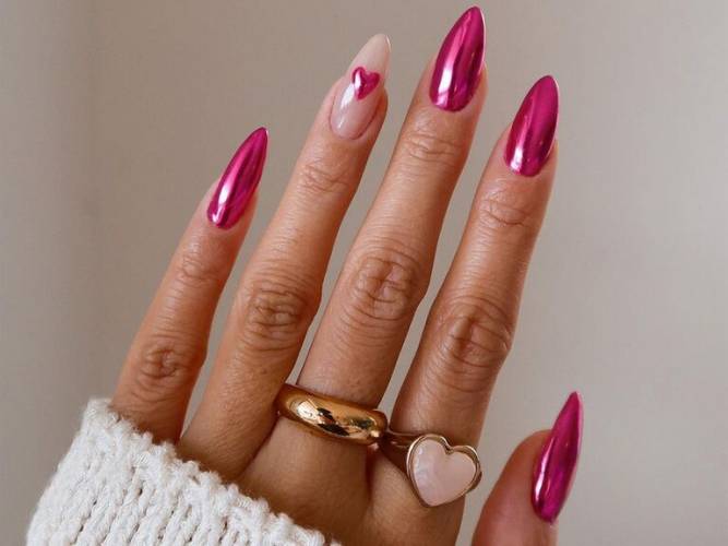 Manicure com corações: 5 opções elegantes para a ocasião