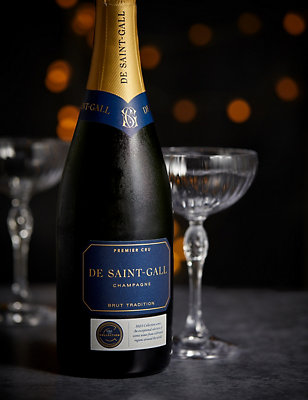 Escolhendo champanhe e caviar vermelho para o Ano Novo: conselhos de especialistas