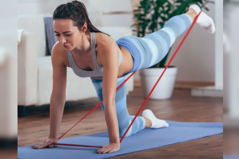 Como o treinamento com uma faixa elástica para glúteos ajudará a enrijecer os músculos