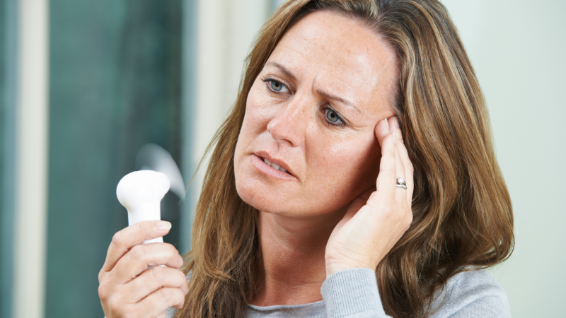 4 maneiras de aliviar os sintomas da menopausa