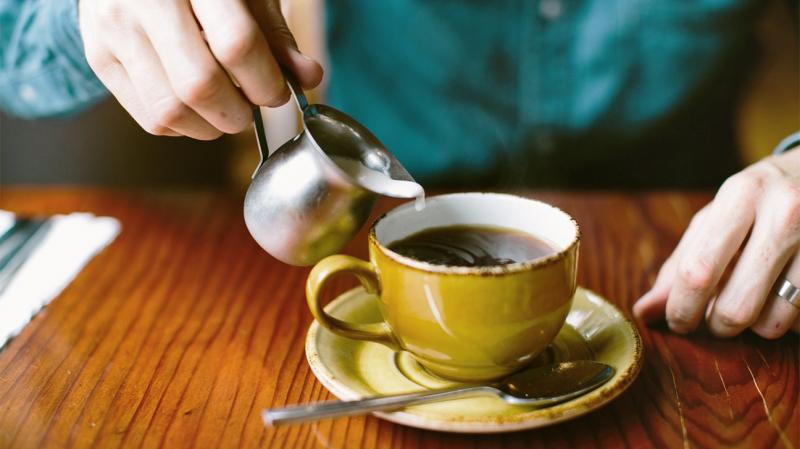 12 maneiras de reduzir as calorias em seu café