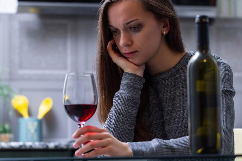 O vinho tinto pode ajudar quem sofre de asma e depressão