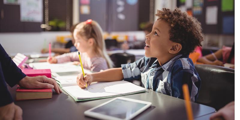 Como manter a boa visão de seu filho durante os anos escolares