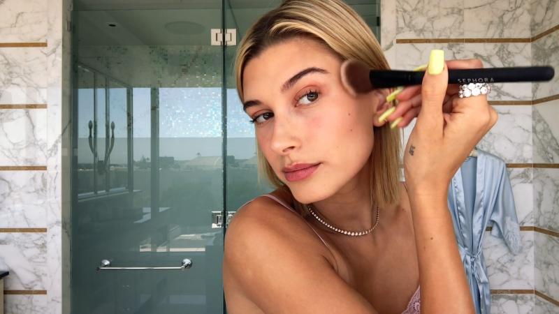 Maquiagem moderna no estilo de Hailey Bieber: master class detalhada do maquiador