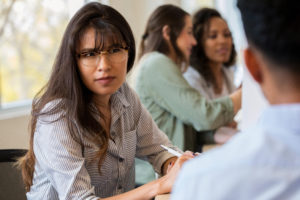 3. Priorizar o trabalho em detrimento dos relacionamentos